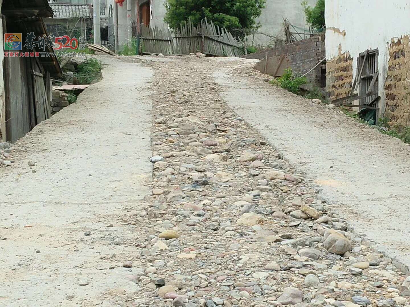 观音水滨石坪污水处理建设工程后给村民带来的隐患！希望有关部门尽快处理！220 / 作者:昨天已不在 / 帖子ID:260851