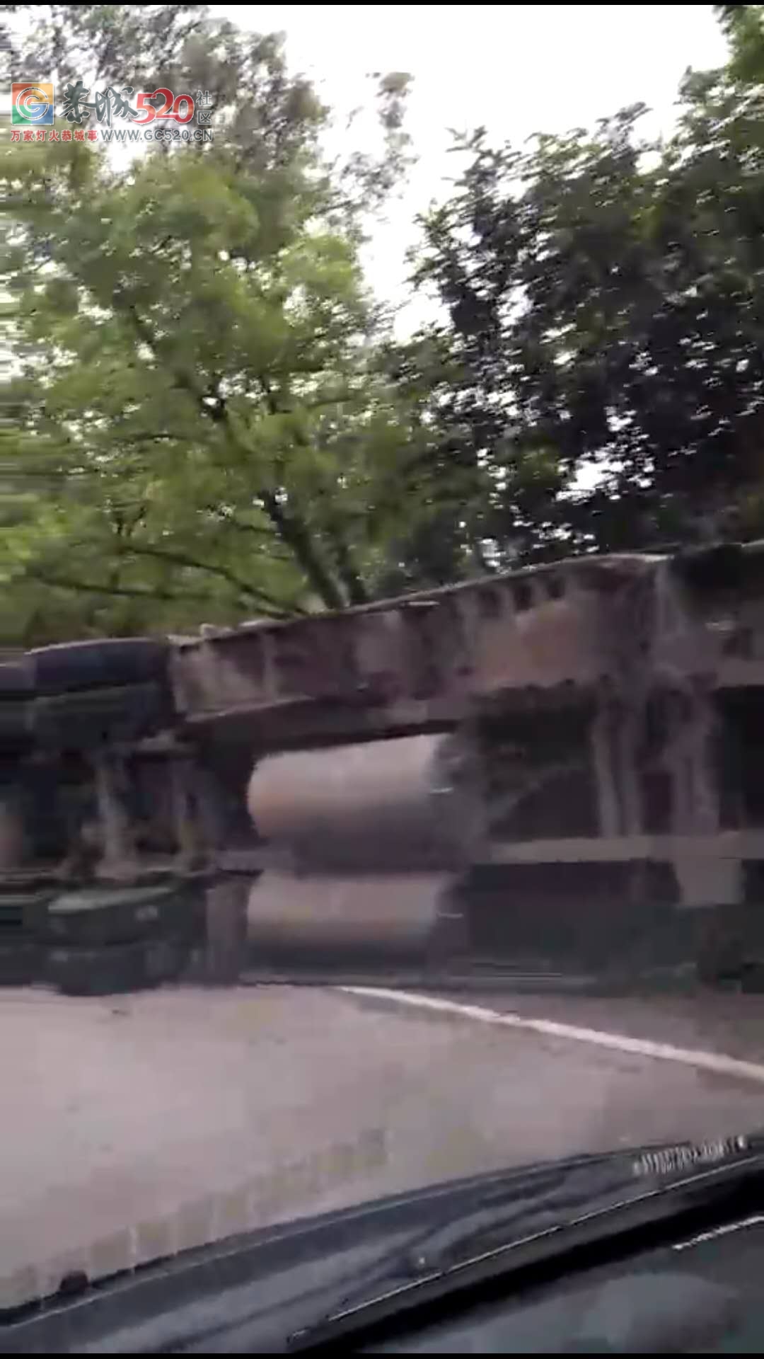 栗木六岭又出车祸啦！大车翻了！32 / 作者:承接水电安装 / 帖子ID:261059
