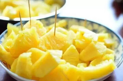 恭城人还在用盐水泡菠萝？错了，吃菠萝的正确方式是这样！588 / 作者:分叉路口 / 帖子ID:261258