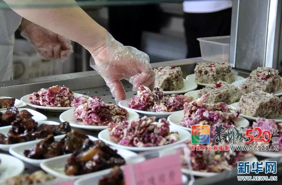 油炸玫瑰、鲜花包子、玫瑰鸡翅……别人家的大学食堂了解一下？711 / 作者:万事难两全 / 帖子ID:261471