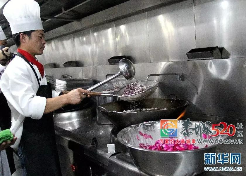 油炸玫瑰、鲜花包子、玫瑰鸡翅……别人家的大学食堂了解一下？104 / 作者:万事难两全 / 帖子ID:261471
