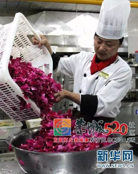 油炸玫瑰、鲜花包子、玫瑰鸡翅……别人家的大学食堂了解一下？604 / 作者:万事难两全 / 帖子ID:261471