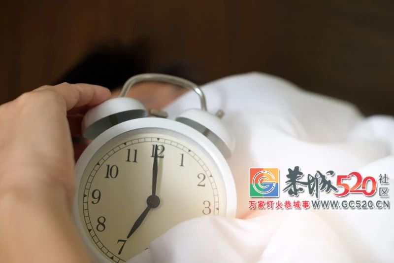 同样是 8 小时，10 点睡真的比 2 点睡要健康吗？137 / 作者:登山涉水 / 帖子ID:261526