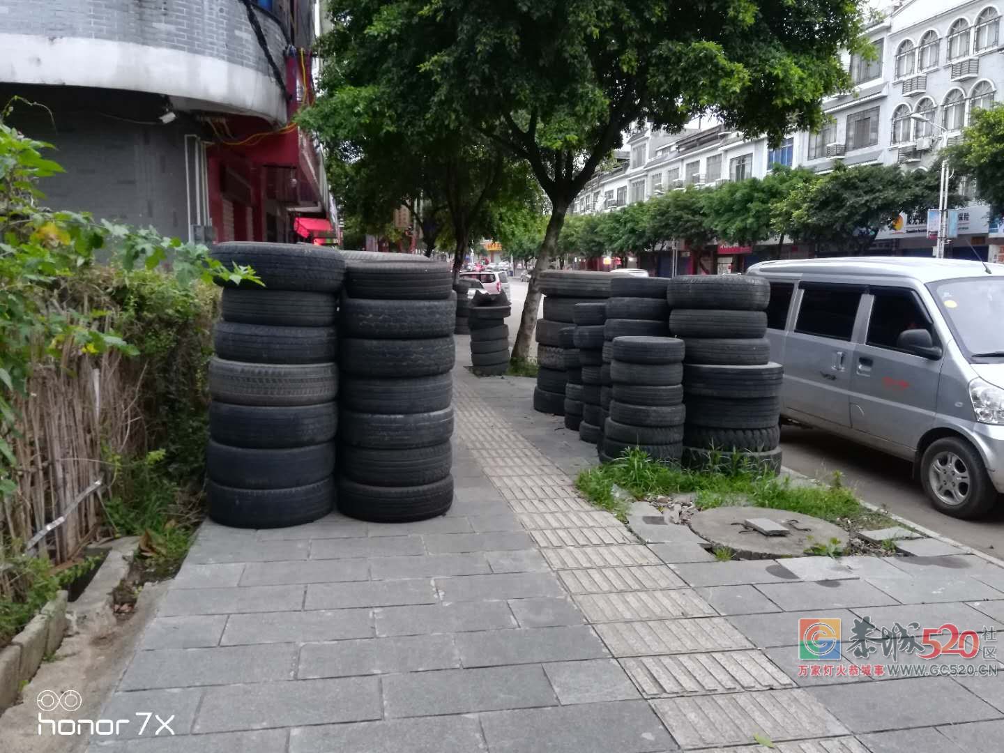 印山北路商铺占道经营这种事285 / 作者:以色会友 / 帖子ID:261623