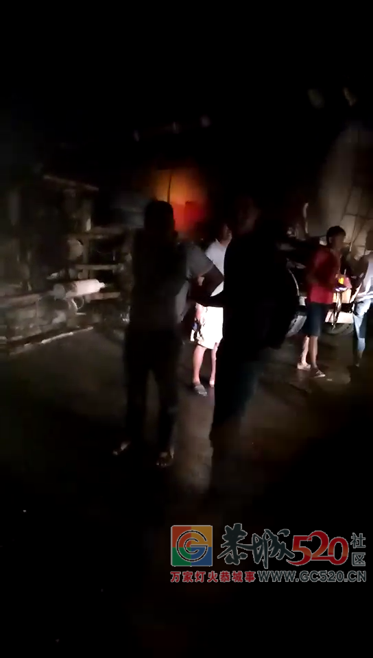 高洲昨晚连环车祸389 / 作者:脚踏实地 / 帖子ID:261712