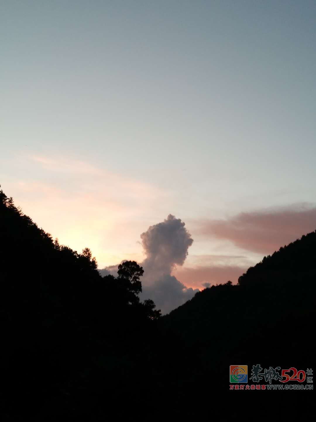 昨夜边在加会大明源硫磺温泉井边惊现帅哥255 / 作者:边吃边拉 / 帖子ID:262937