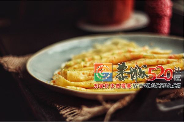 黄瓜别再炒鸡蛋了，试试这种新方法，上桌以后抢着吃！722 / 作者:爱生活爱美食 / 帖子ID:262958