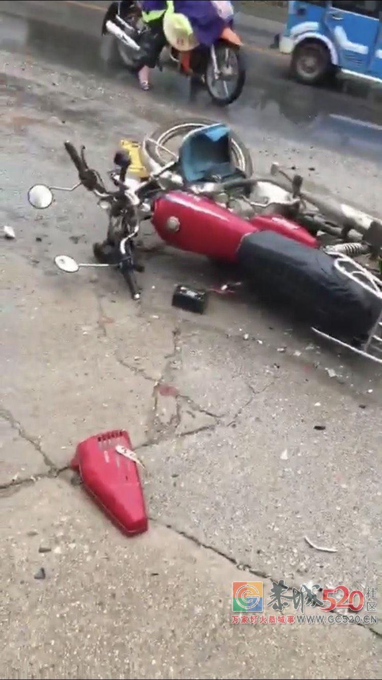 突发！摩托车撞上电动车！809 / 作者:禁咒师 / 帖子ID:262981