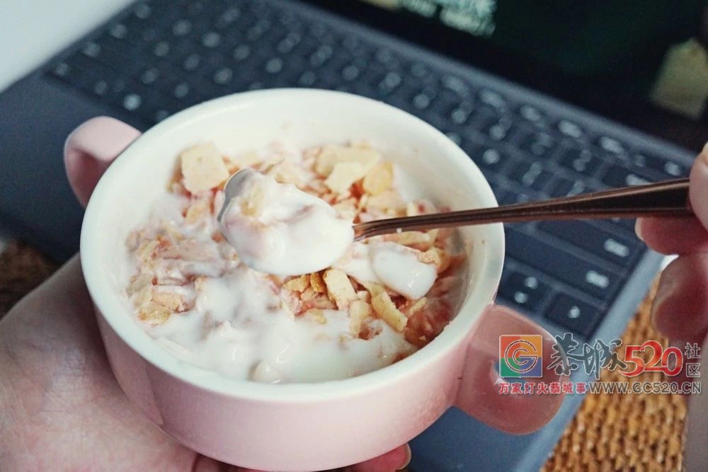 鱼子酱黑松露咖喱鸡，这些新口味薯片竟然还有这些神奇吃法？！793 / 作者:何明明 / 帖子ID:263857