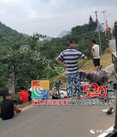 一辆坐着四人的电瓶车在莲花红岩路段与拖拉机相撞，一人倒在地上609 / 作者:狗婆蛇 / 帖子ID:264528