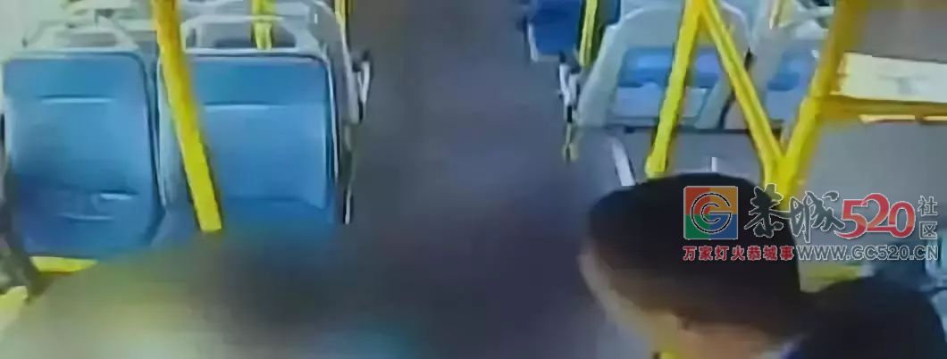 “叔叔，我特别害怕”......小学女生向公交司机求助，司机问明原因后愤然出手！192 / 作者:桂花糕 / 帖子ID:266492