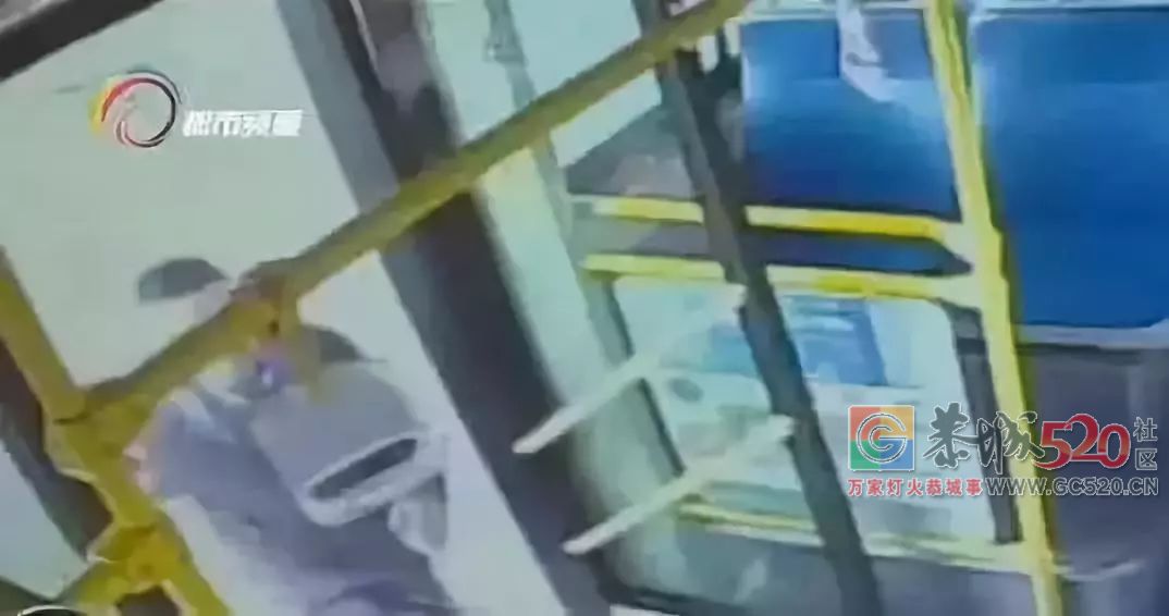 “叔叔，我特别害怕”......小学女生向公交司机求助，司机问明原因后愤然出手！286 / 作者:桂花糕 / 帖子ID:266492