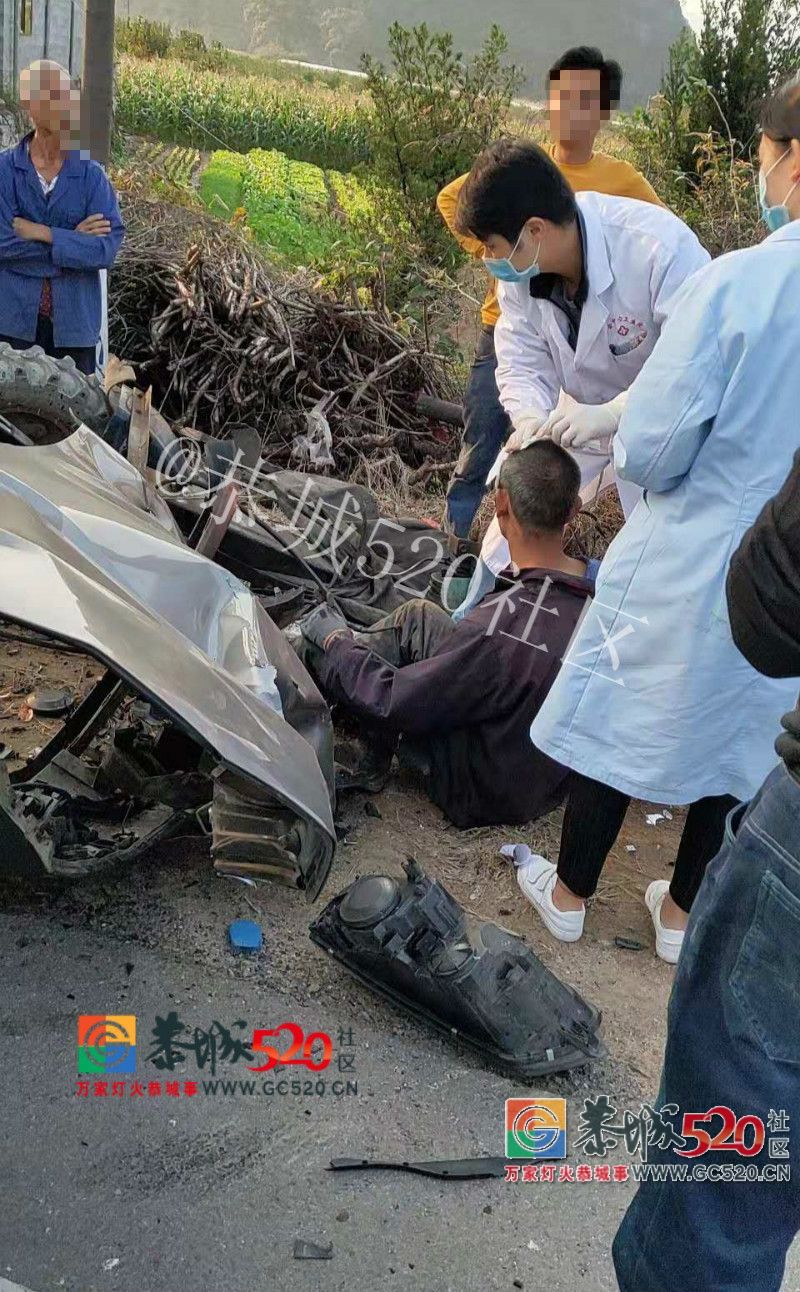 突发！事发嘉会九板，一湖南牌照小车与拖拉机相撞，拖拉机司机头部受伤满脸是血987 / 作者:和平街林广 / 帖子ID:266493