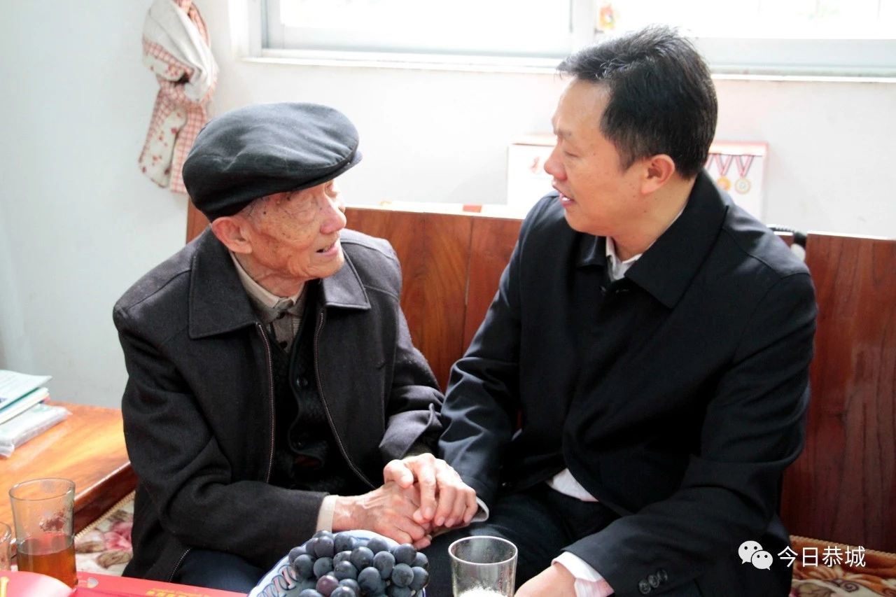 唐寿元开展庆祝自治区成立60周年走访慰问活动878 / 作者:脚踏实地 / 帖子ID:266756