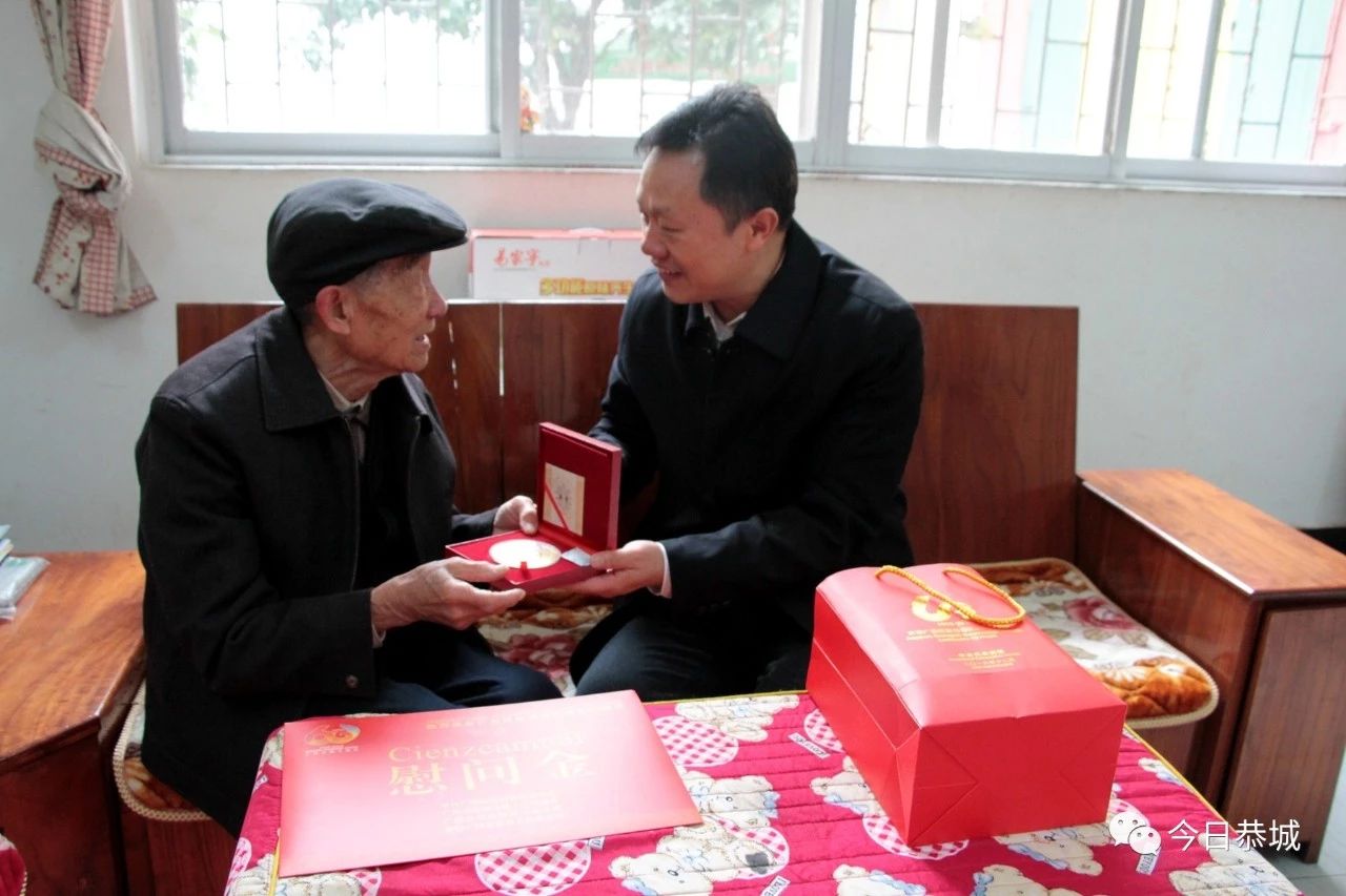 唐寿元开展庆祝自治区成立60周年走访慰问活动75 / 作者:脚踏实地 / 帖子ID:266756