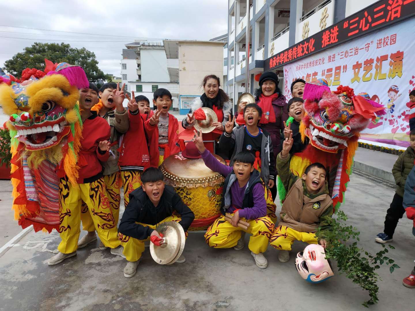 瑶歌韵舞迎新年，舞狮拔河展风采——西岭镇中心小学开展庆“元旦”文体活动359 / 作者:登山涉水 / 帖子ID:266846