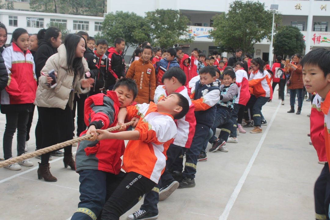 瑶歌韵舞迎新年，舞狮拔河展风采——西岭镇中心小学开展庆“元旦”文体活动312 / 作者:登山涉水 / 帖子ID:266846