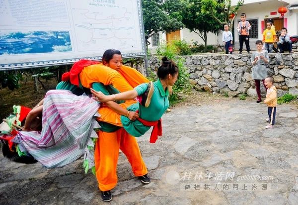 巾帼不让须眉 恭城龙田村活跃着一支女子舞狮队569 / 作者:逢时 / 帖子ID:266860