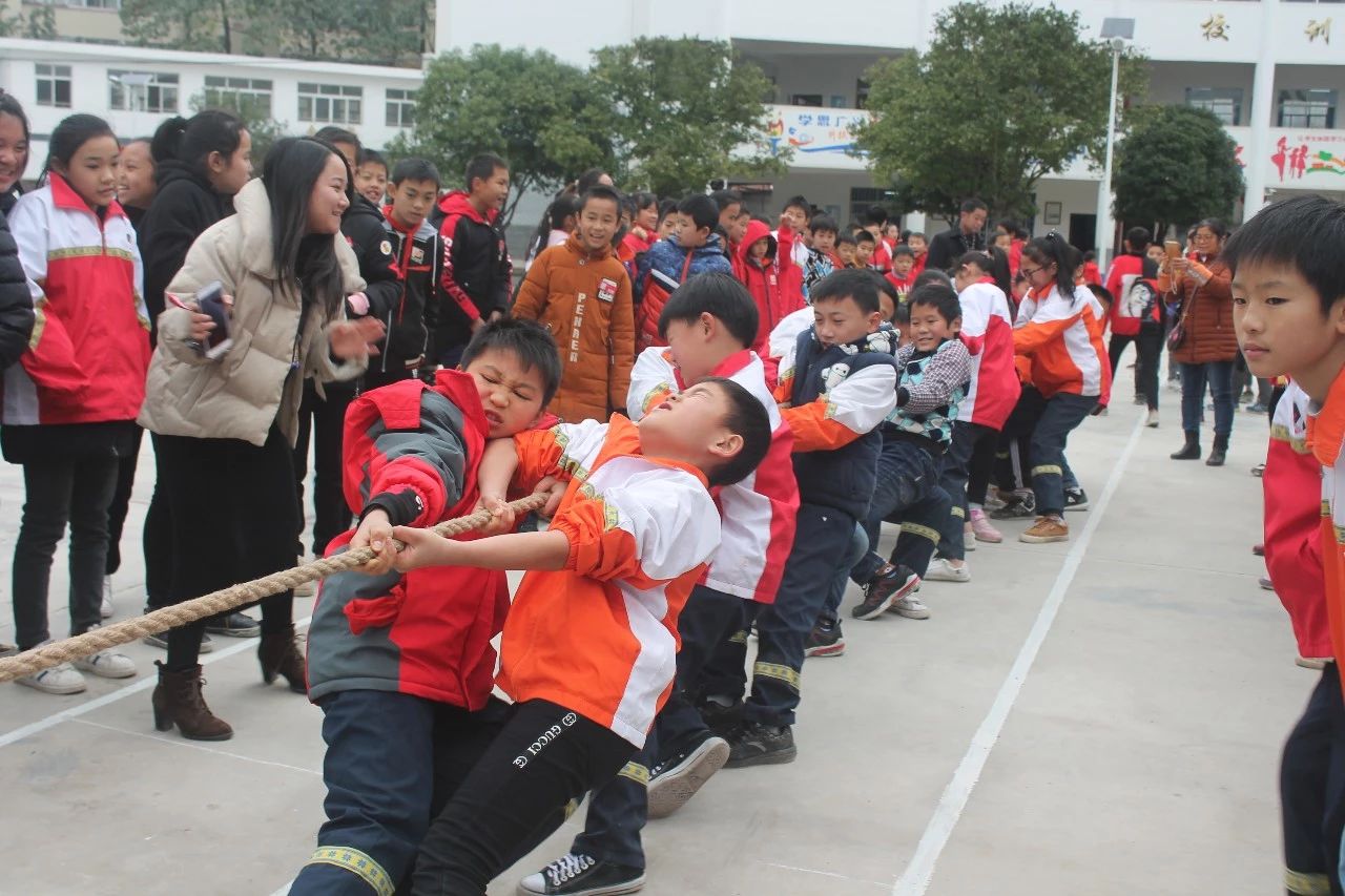 西岭镇中心小学开展庆“元旦”文体活动187 / 作者:古建灵韵 / 帖子ID:266862