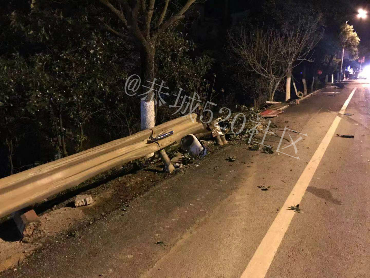 痛心！一小车不慎撞上恭城白马大桥护栏路灯，造成一死一伤！515 / 作者:茶江余晖 / 帖子ID:266902