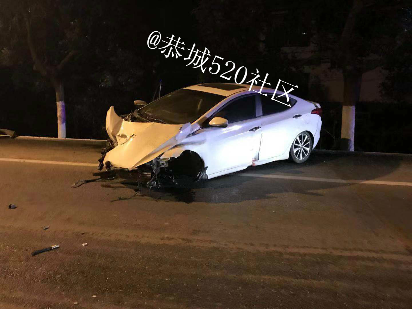 痛心！一小车不慎撞上恭城白马大桥护栏路灯，造成一死一伤！602 / 作者:茶江余晖 / 帖子ID:266902