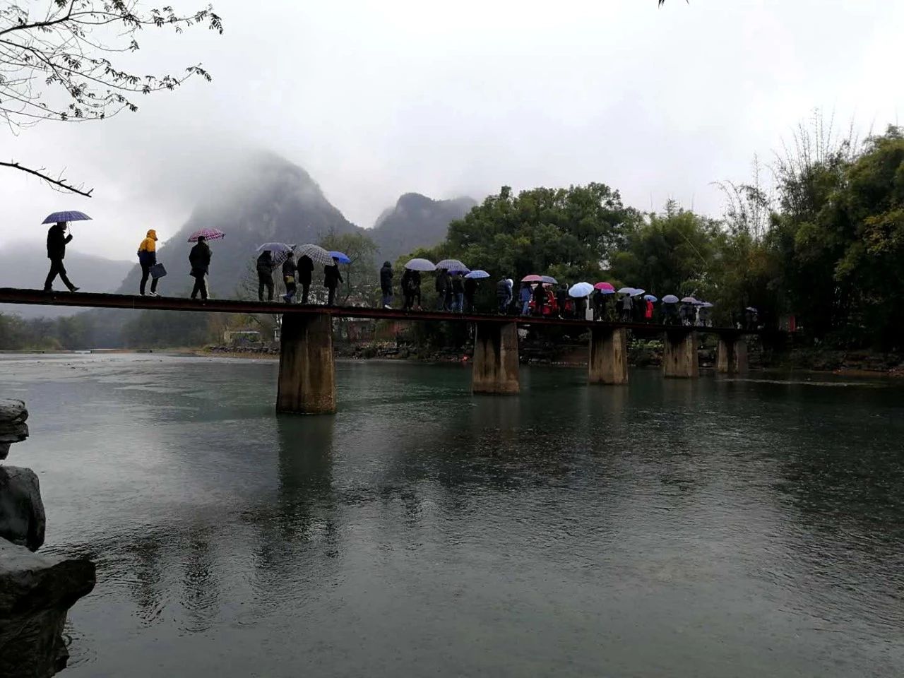 我县开展“美丽瑶乡党旗红”党建品牌亮点示范工程大考核188 / 作者:糕富帅 / 帖子ID:266949