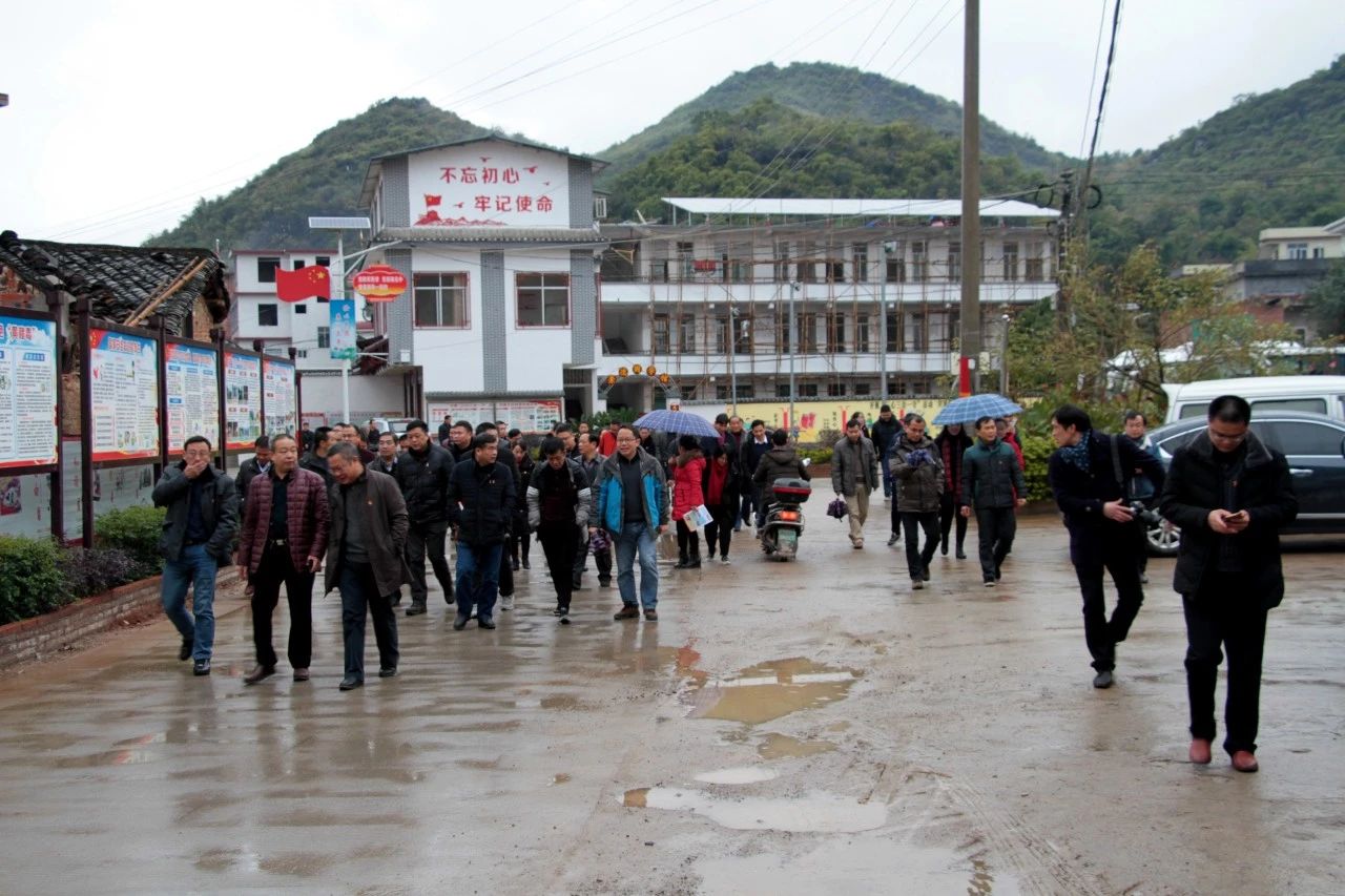 我县开展“美丽瑶乡党旗红”党建品牌亮点示范工程大考核473 / 作者:糕富帅 / 帖子ID:266949