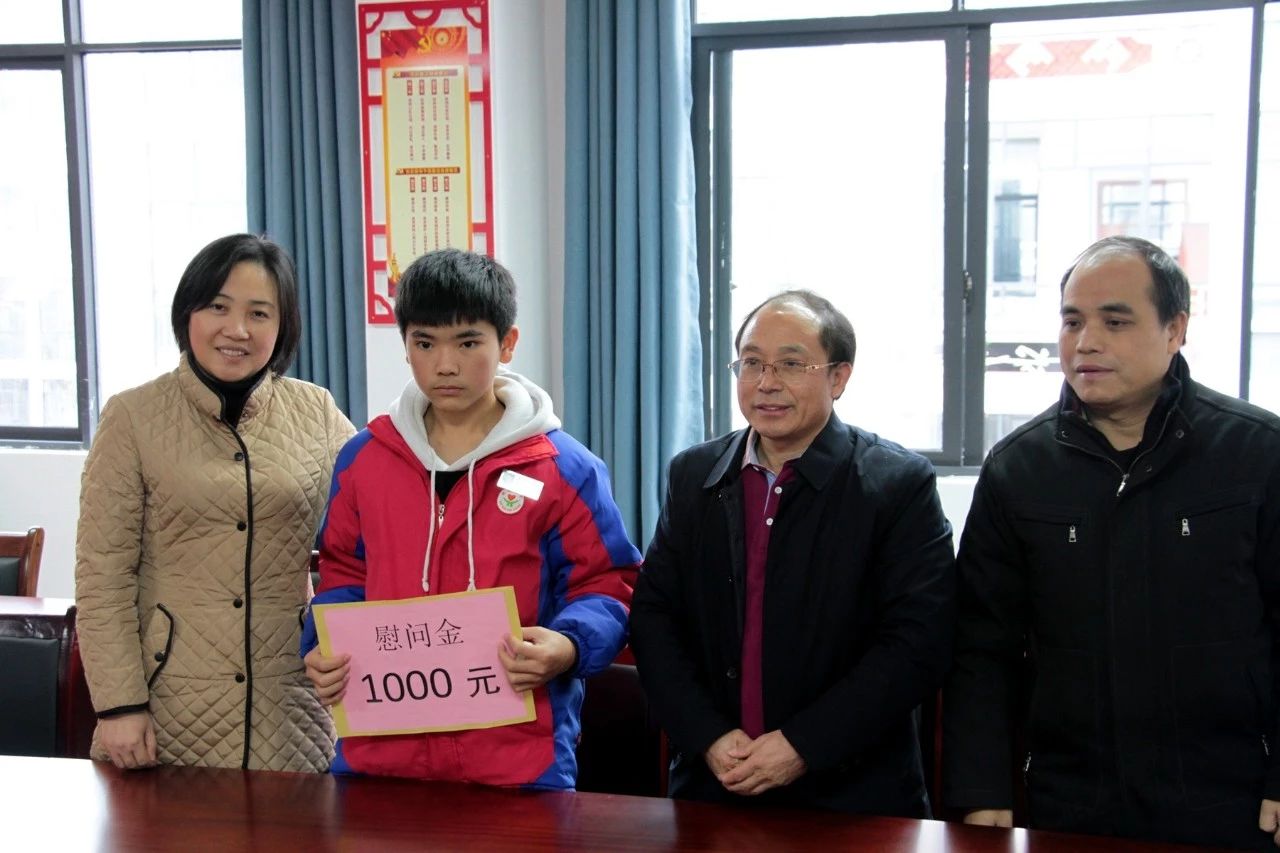 【道德榜样】市文明办到我县开展慰问道德模范活动385 / 作者:单身狗的生活 / 帖子ID:267024