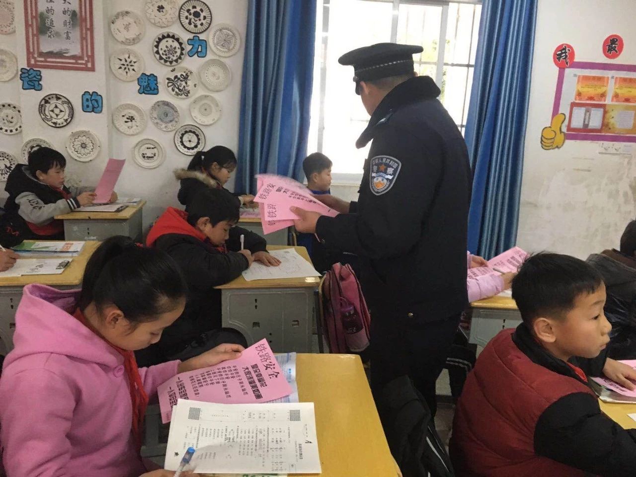 西岭镇：警校携手齐教育 共筑平安幸福路498 / 作者:该做的事情 / 帖子ID:267071