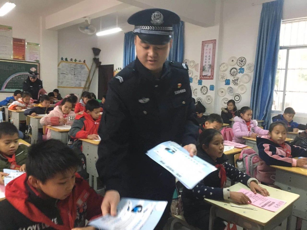 西岭镇：警校携手齐教育 共筑平安幸福路501 / 作者:该做的事情 / 帖子ID:267071