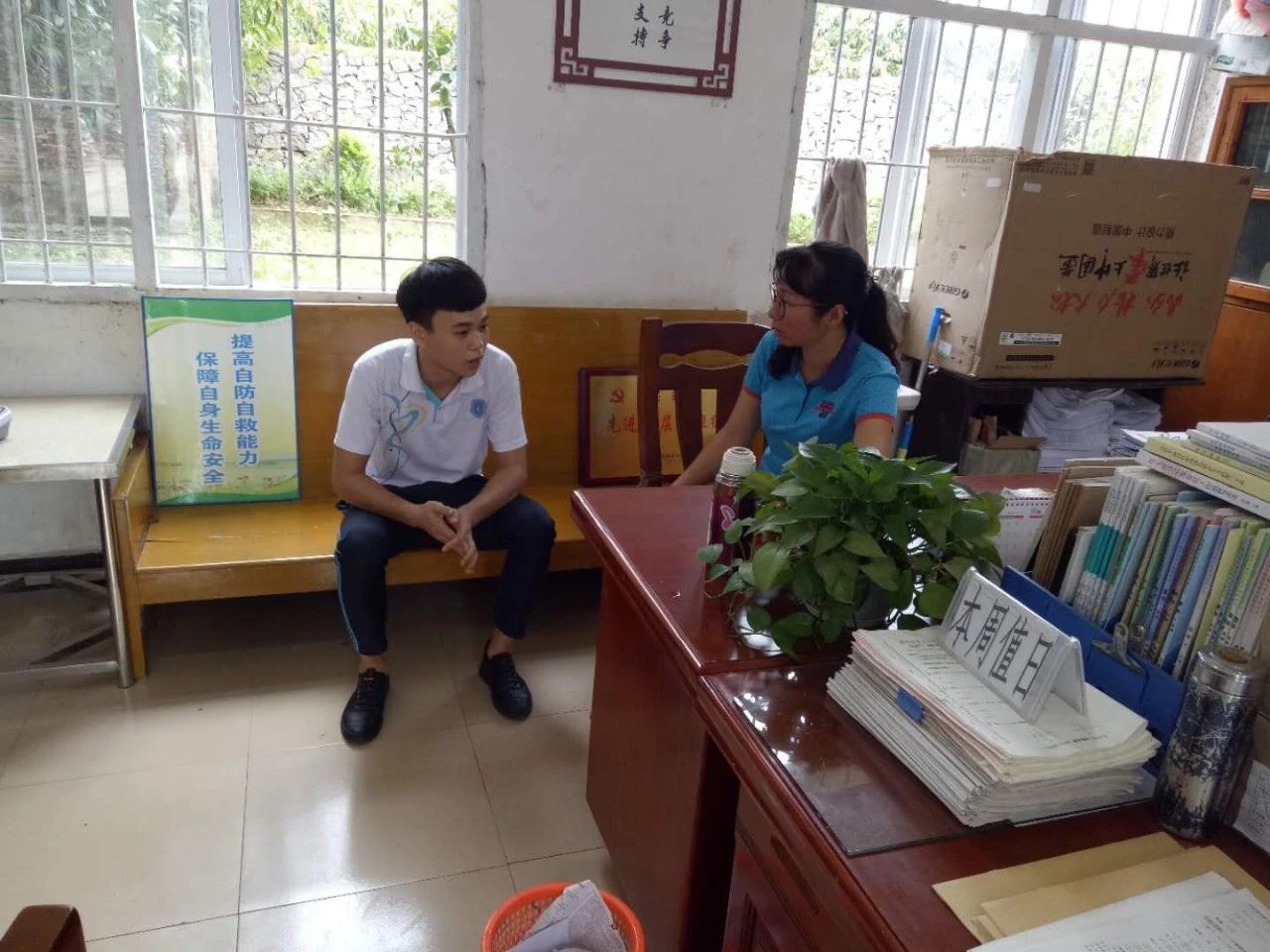 【身边典型】民有所呼 我有所应——记恭城瑶族自治县人大代表、莲花中学副校长王军荣525 / 作者:茶江余晖 / 帖子ID:267204