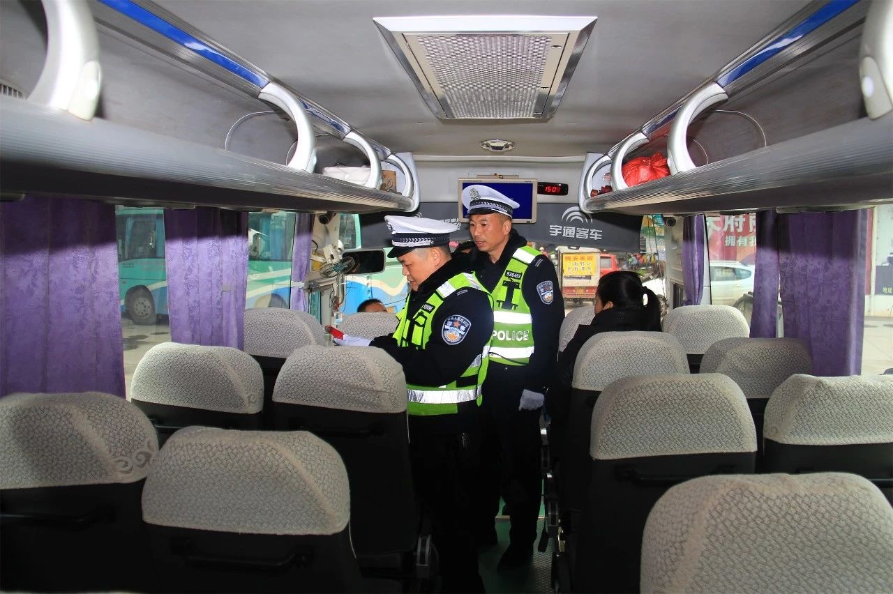 开启“春运模式”| 恭城交警全城严查保平安895 / 作者:高负帅 / 帖子ID:267234