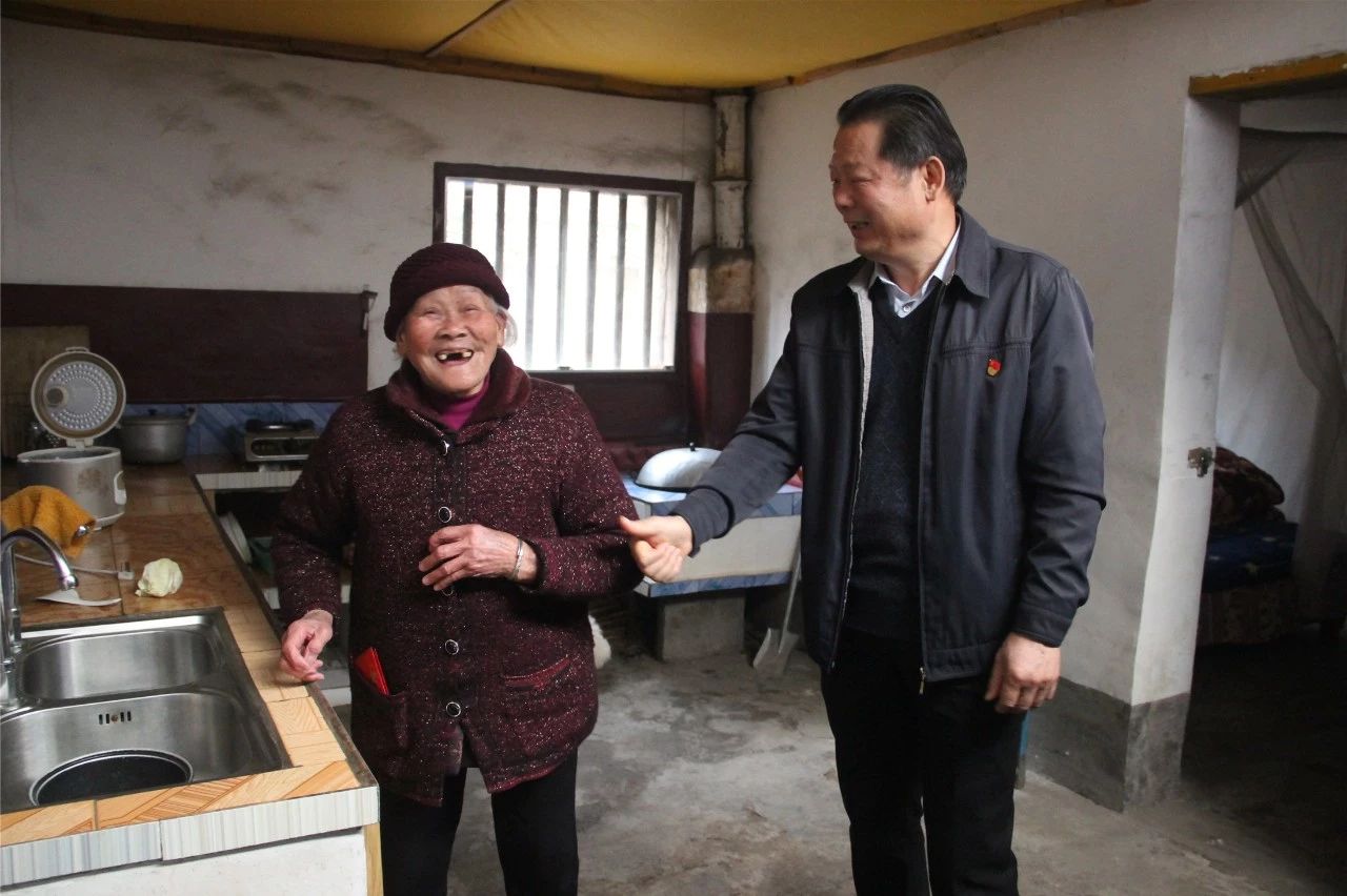 县领导到栗木镇开展春节慰问活动875 / 作者:脚踏实地 / 帖子ID:267258