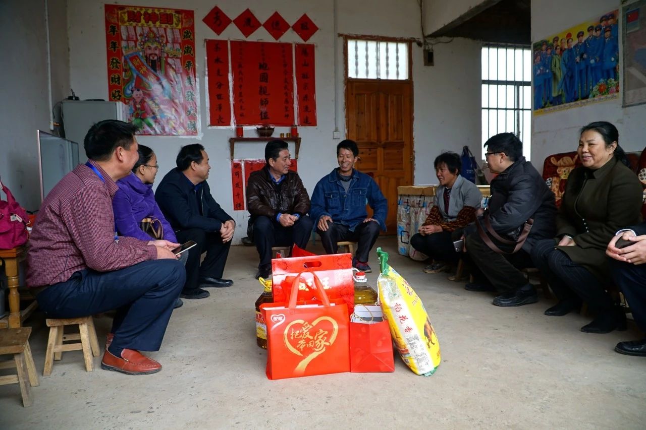 市政协副主席肖立华到嘉会镇白羊村开展新春走访慰问活动612 / 作者:梦梦的小屋 / 帖子ID:267273