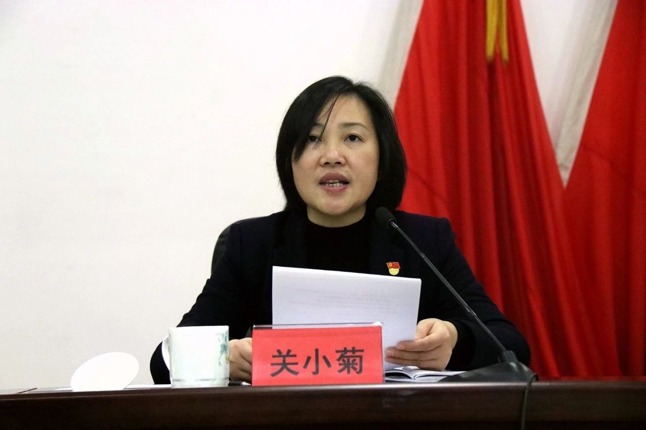 第七届人民政府第三次全体（扩大）会议召开并举行2018年任命人员宪法集体宣誓仪式817 / 作者:人艰不拆 / 帖子ID:267285
