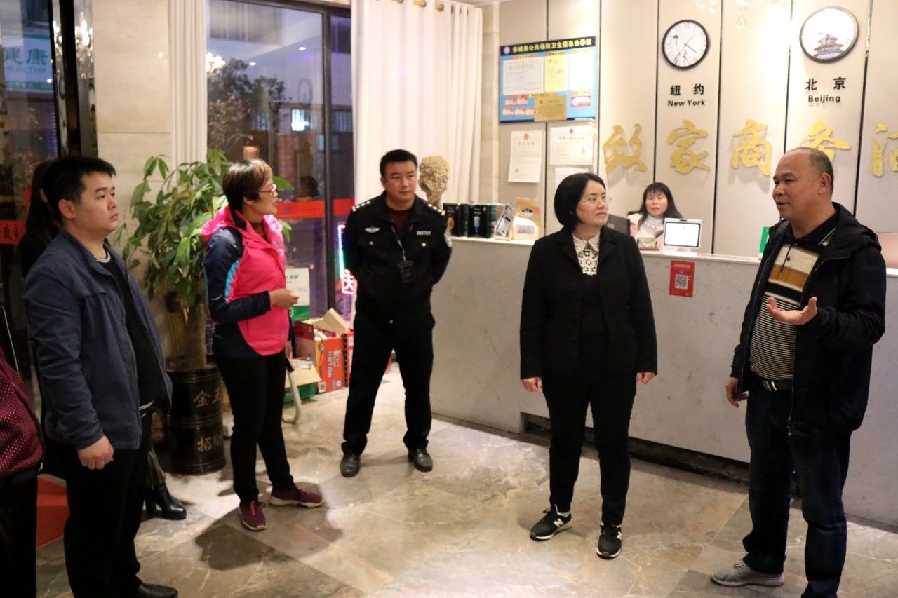 我县开展公共场所艾滋病防治宣传集中执法检查324 / 作者:等风十里 / 帖子ID:267310