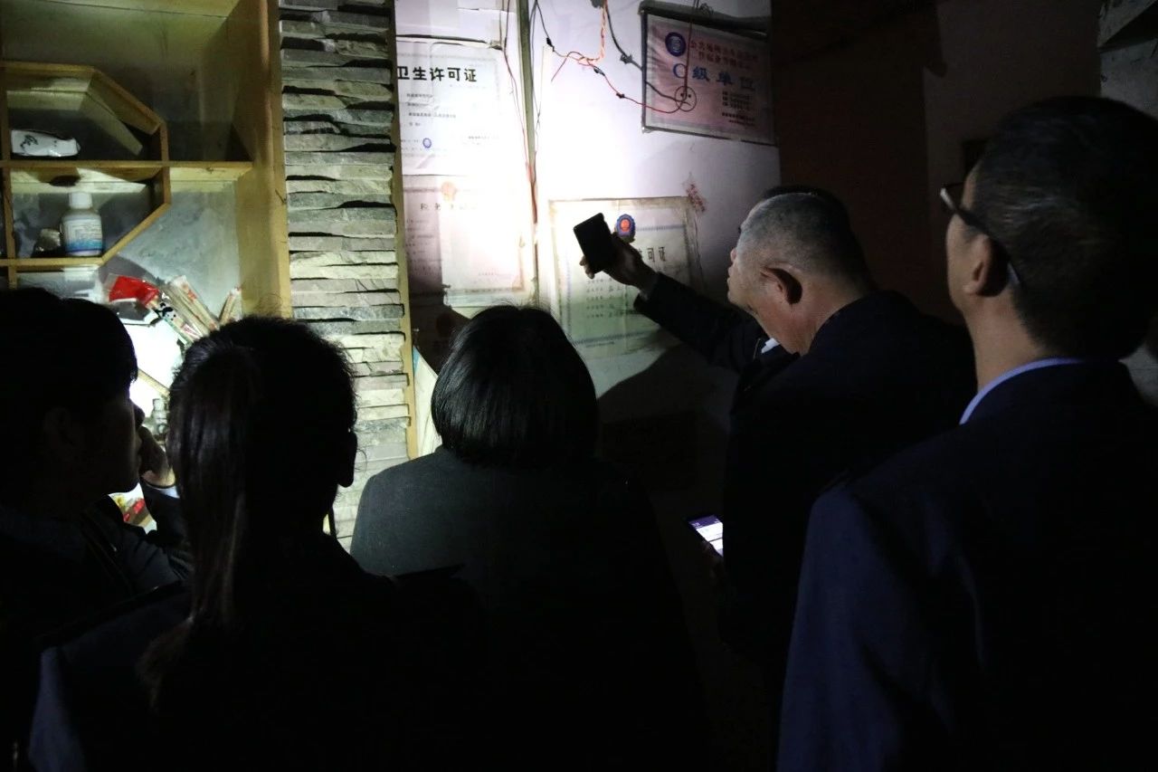 我县开展公共场所艾滋病防治宣传集中执法检查727 / 作者:等风十里 / 帖子ID:267310