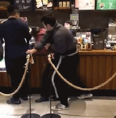 通宵排队，大打出手，10倍炒价…就为了个杯子！？网友：魔怔了607 / 作者:承接水电安装 / 帖子ID:267493