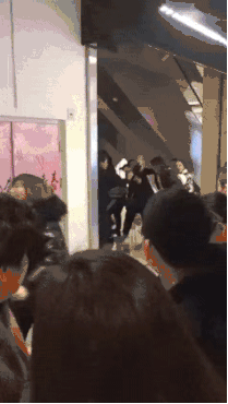 通宵排队，大打出手，10倍炒价…就为了个杯子！？网友：魔怔了573 / 作者:承接水电安装 / 帖子ID:267493