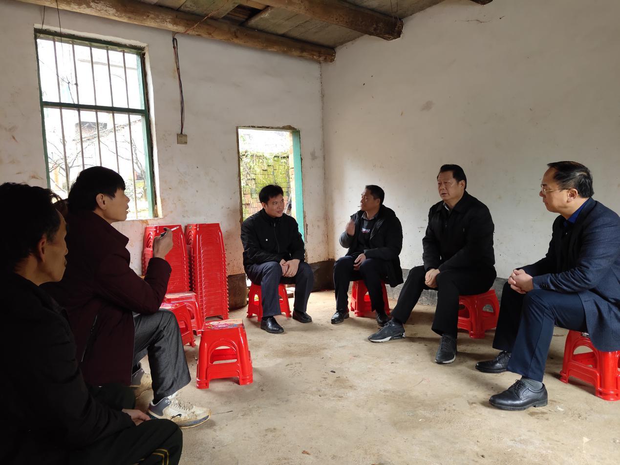 自治县人大常委会主任陈义军到企业调研277 / 作者:东门头人 / 帖子ID:267499
