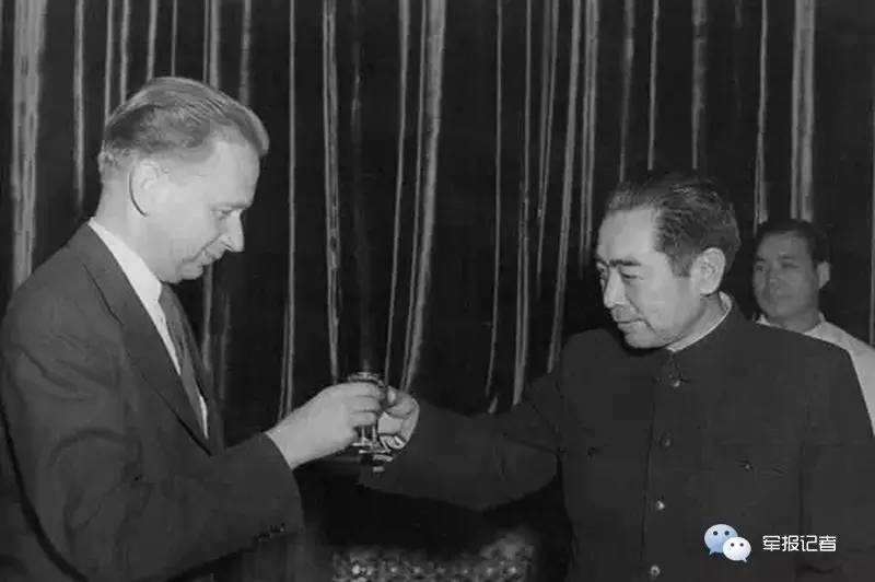 周恩来诞辰121周年：愿相会于中华腾飞世界时909 / 作者:深秋的落叶 / 帖子ID:267532