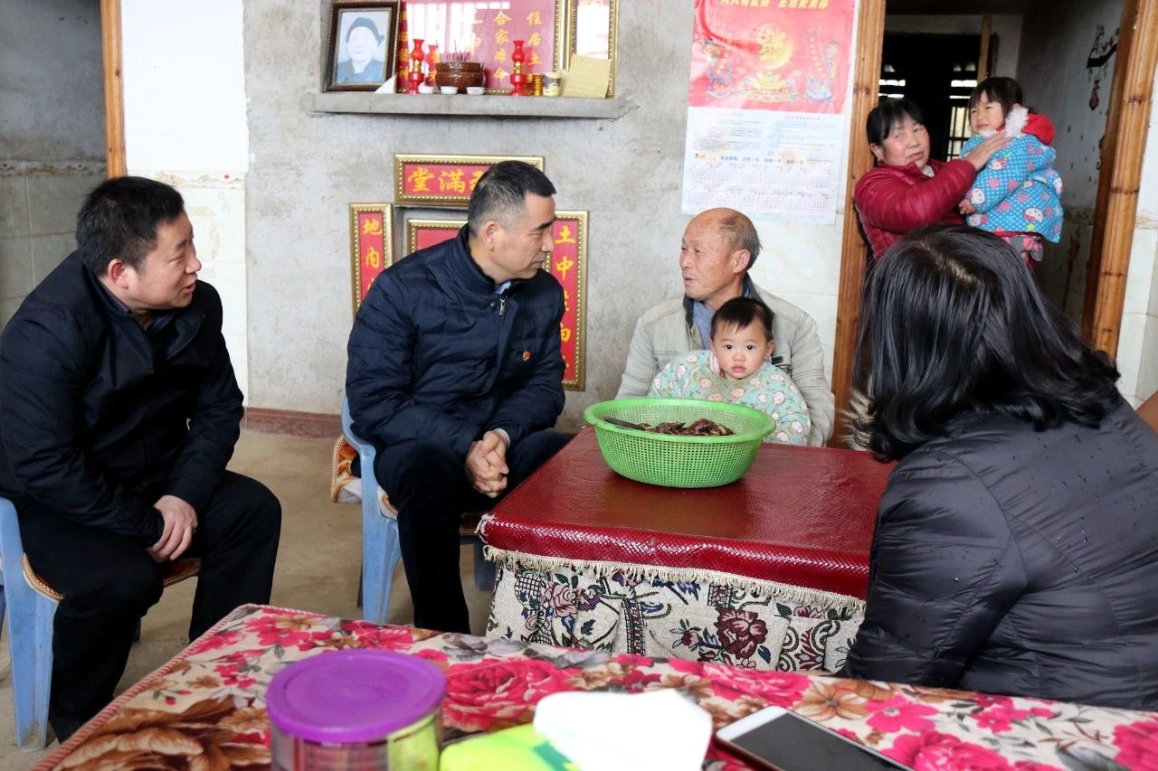 县委书记邓晓强就基层党建、中华优秀传统文化进农村、脱贫攻坚到三江乡深入调研261 / 作者:快乐至上 / 帖子ID:267569