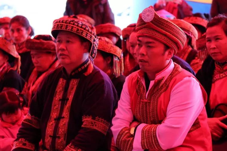 网红武宣婆、广西歌王郭秀莲在恭城瑶族文化街教山歌956 / 作者:莫嘉兴 / 帖子ID:267580