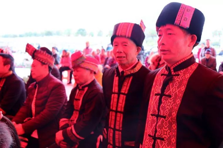 网红武宣婆、广西歌王郭秀莲在恭城瑶族文化街教山歌574 / 作者:莫嘉兴 / 帖子ID:267580