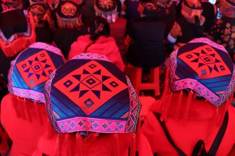 网红武宣婆、广西歌王郭秀莲在恭城瑶族文化街教山歌140 / 作者:莫嘉兴 / 帖子ID:267580