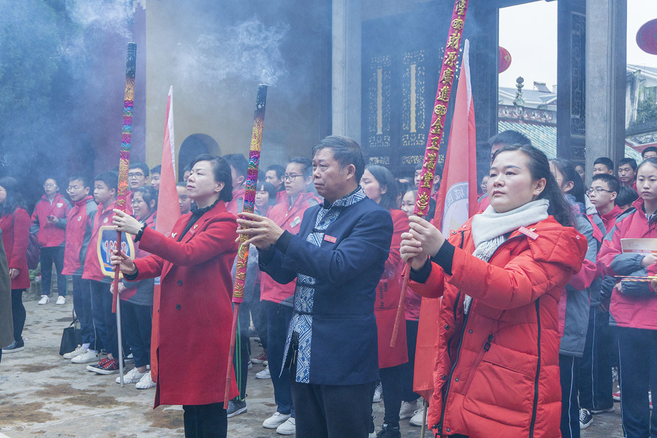 恭城民族实验初级中学：中考百日冲刺，誓师大会！915 / 作者:等风十里 / 帖子ID:267635