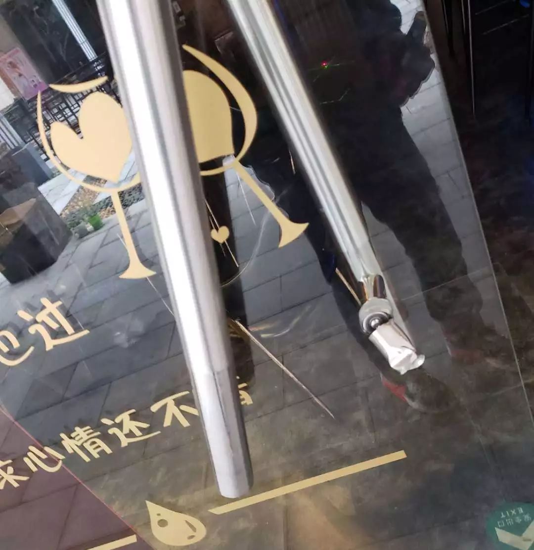 猖狂！25日凌晨，恭城一步行街内多家商铺被撬！261 / 作者:凤凰山脚的人家 / 帖子ID:267711