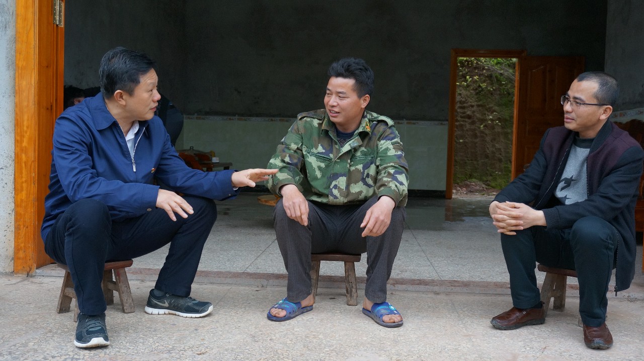 唐寿元在德良村“三问”底账督导脱贫攻坚成效626 / 作者:高负帅 / 帖子ID:267715