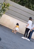 女童模被打事件刷屏：你拿孩子赚钱的样子，真可悲825 / 作者:等风十里 / 帖子ID:267806