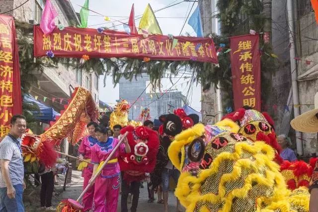 莲花老圩农历四月初八“公明”文化节盛况再现！现场人山人海，热闹非凡！642 / 作者:深秋的落叶 / 帖子ID:267894